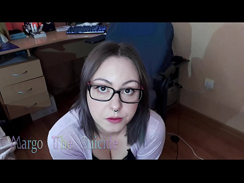 ❤️ Kynþokkafull stelpa með gleraugu sýgur dildó djúpt á myndavélinni ☑ Anal klám hjá okkur ❌